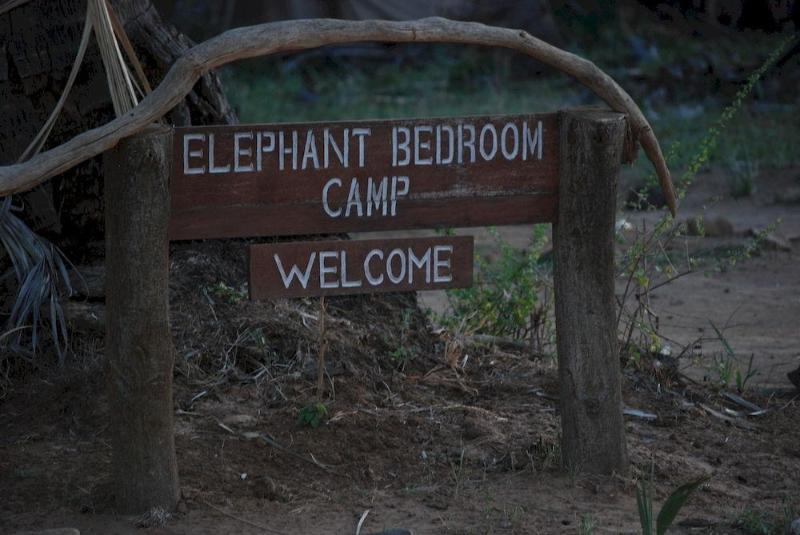 Elephant Bedroom Camp Archers Post Exterior foto